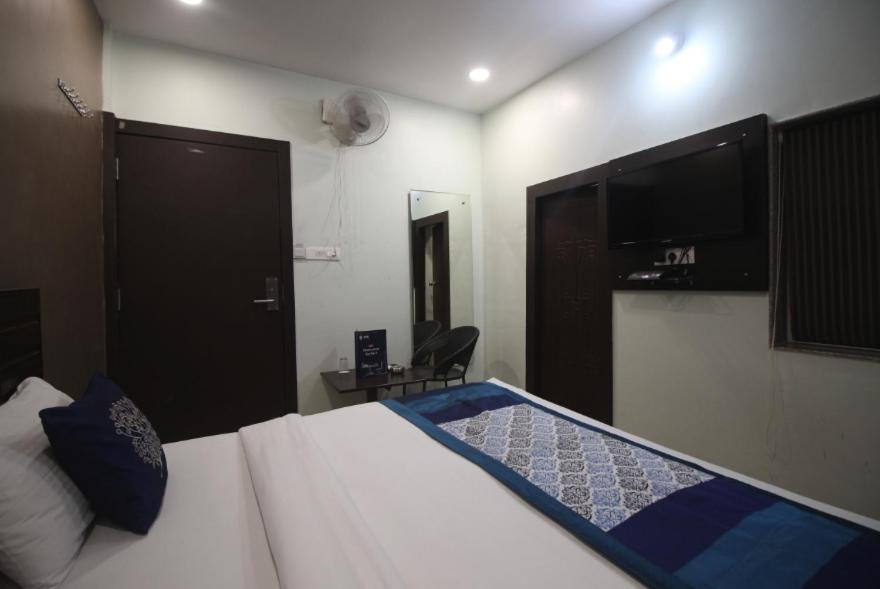 Hotel Confirm Inn Kota Кота Екстер'єр фото
